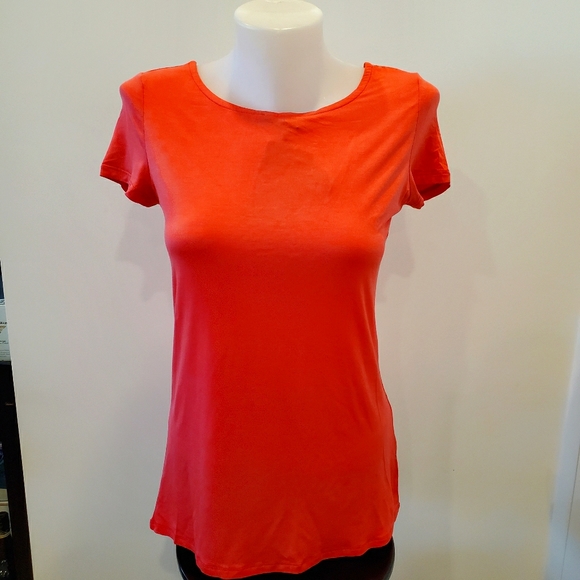 Orb Helena Reversible Crisscross Tee in Azalea - Picture 3 of 5